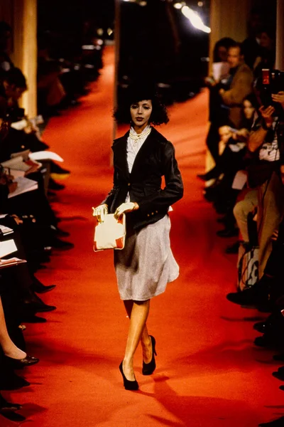 Look 8